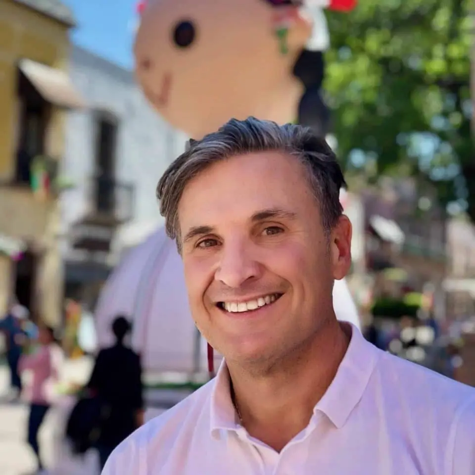 About Carlos 5 Dr. Mark Arcuri